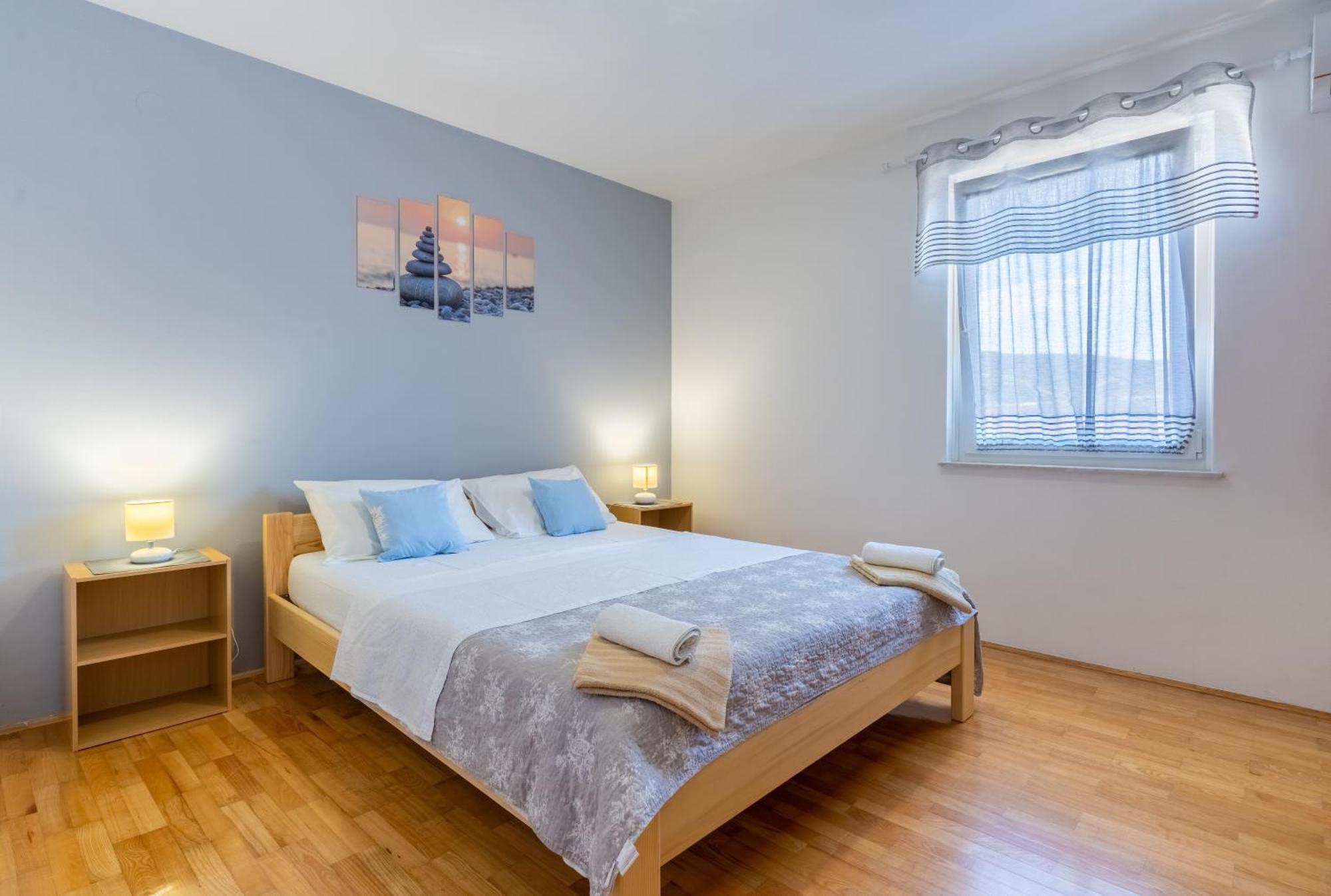 Apartment Kristian Крес Екстериор снимка