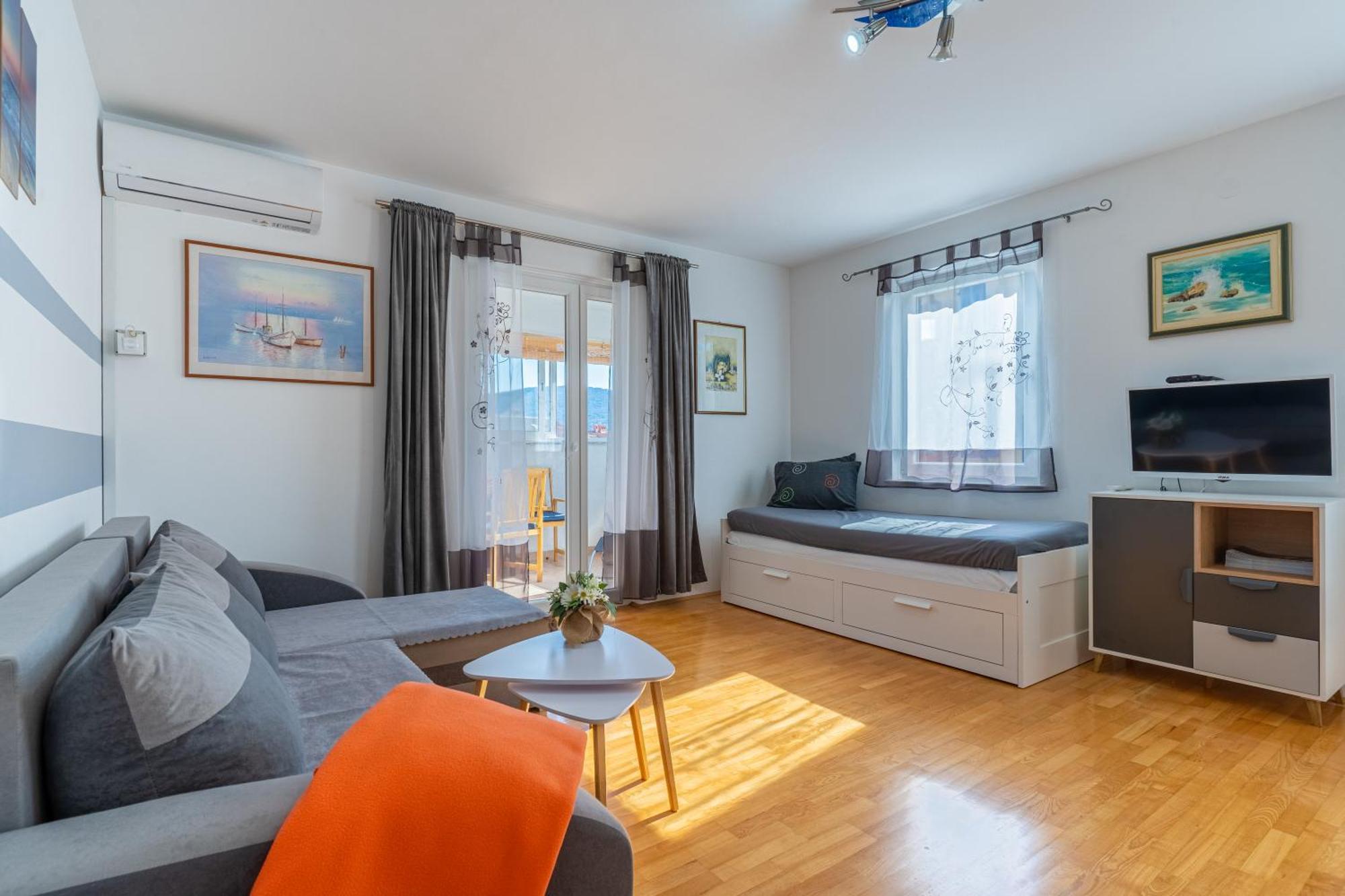 Apartment Kristian Крес Екстериор снимка