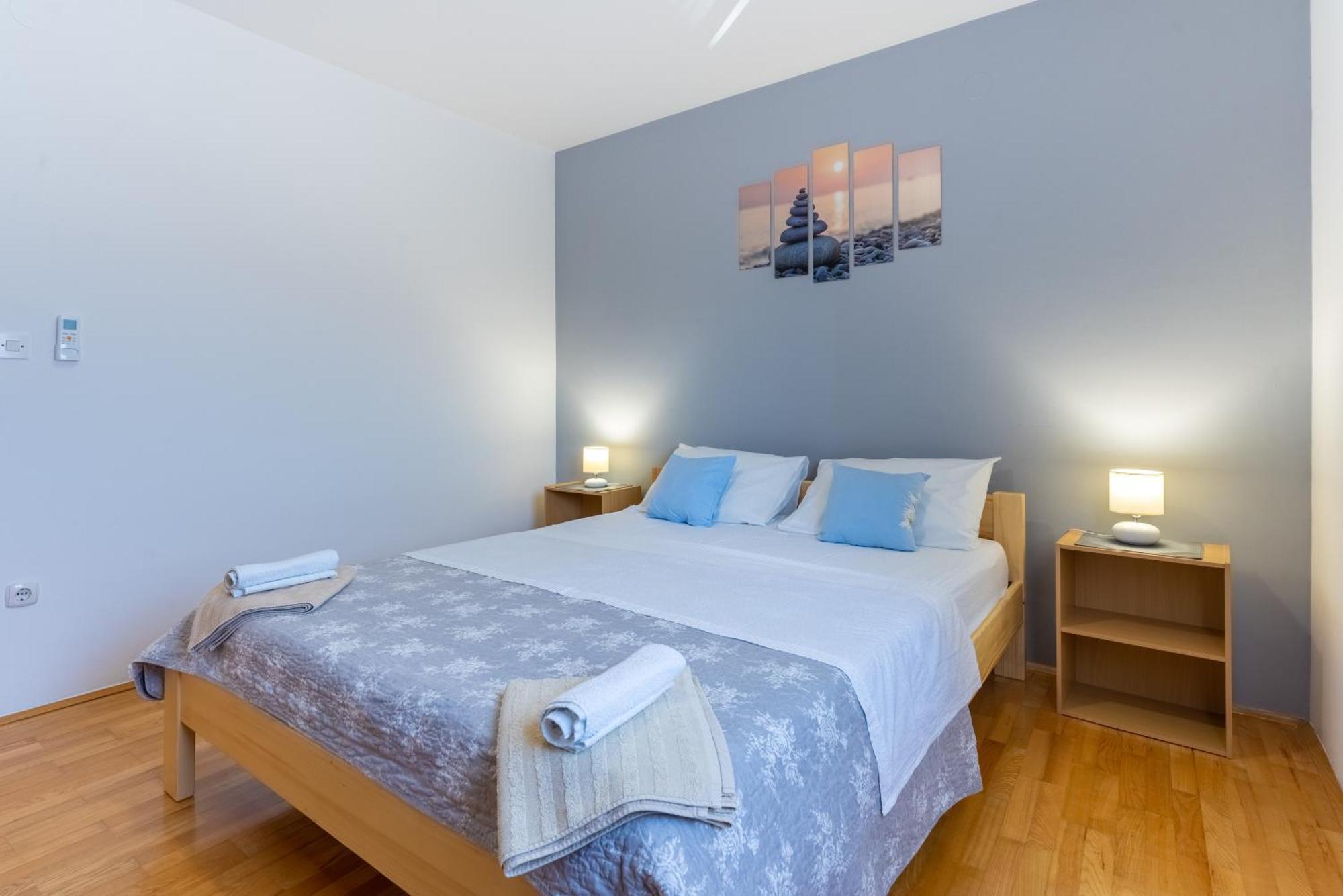 Apartment Kristian Крес Екстериор снимка