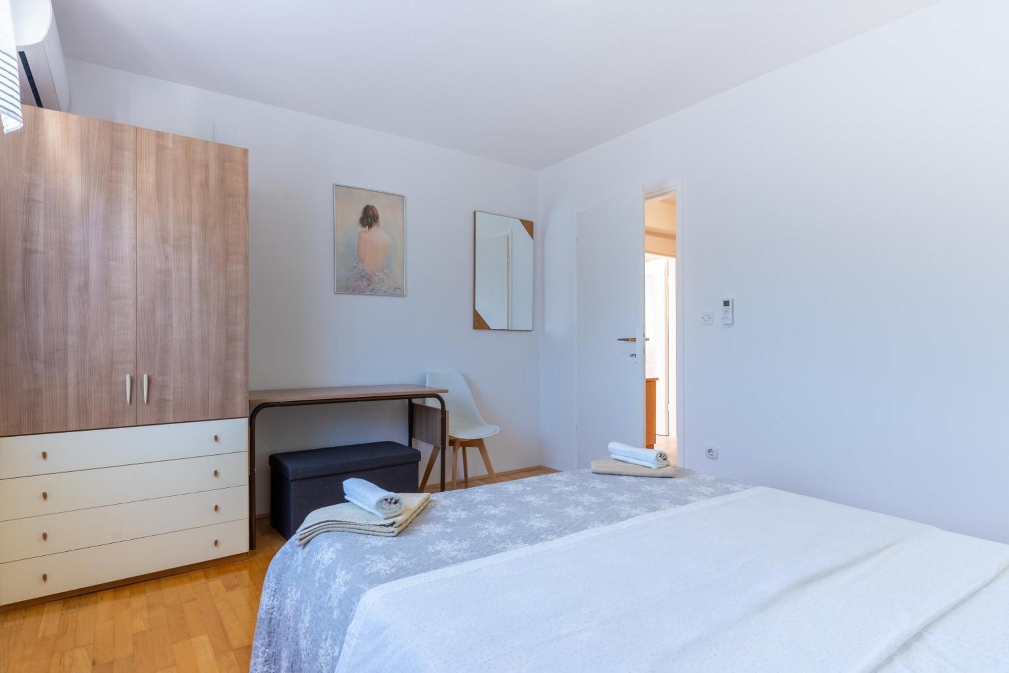 Apartment Kristian Крес Екстериор снимка