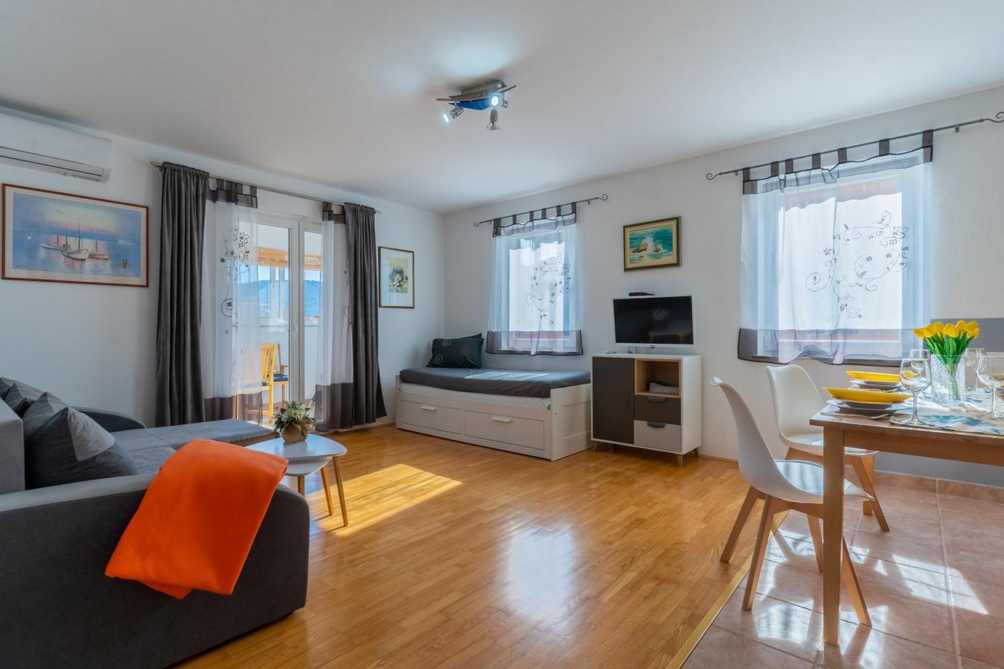 Apartment Kristian Крес Екстериор снимка