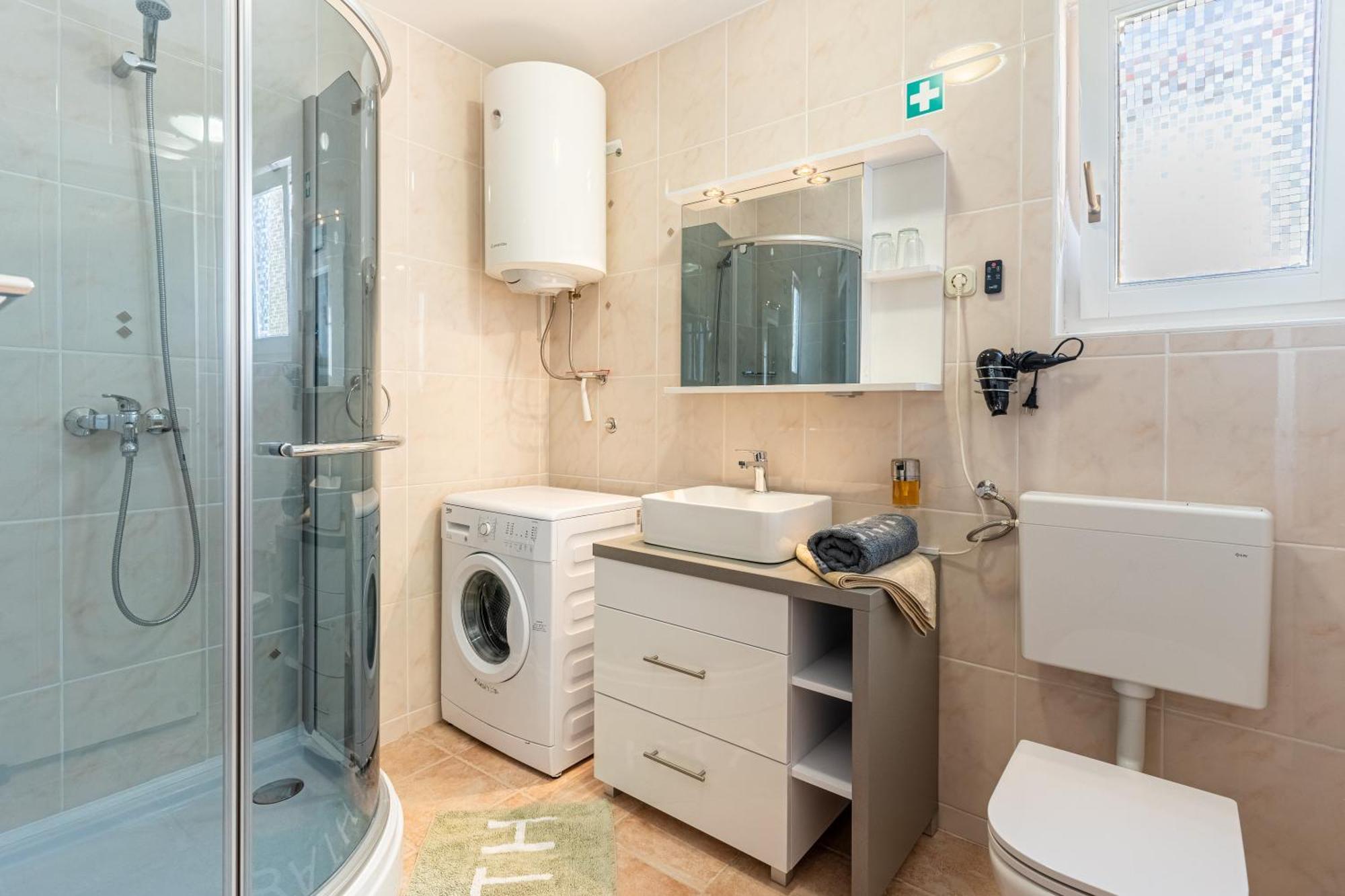 Apartment Kristian Крес Екстериор снимка