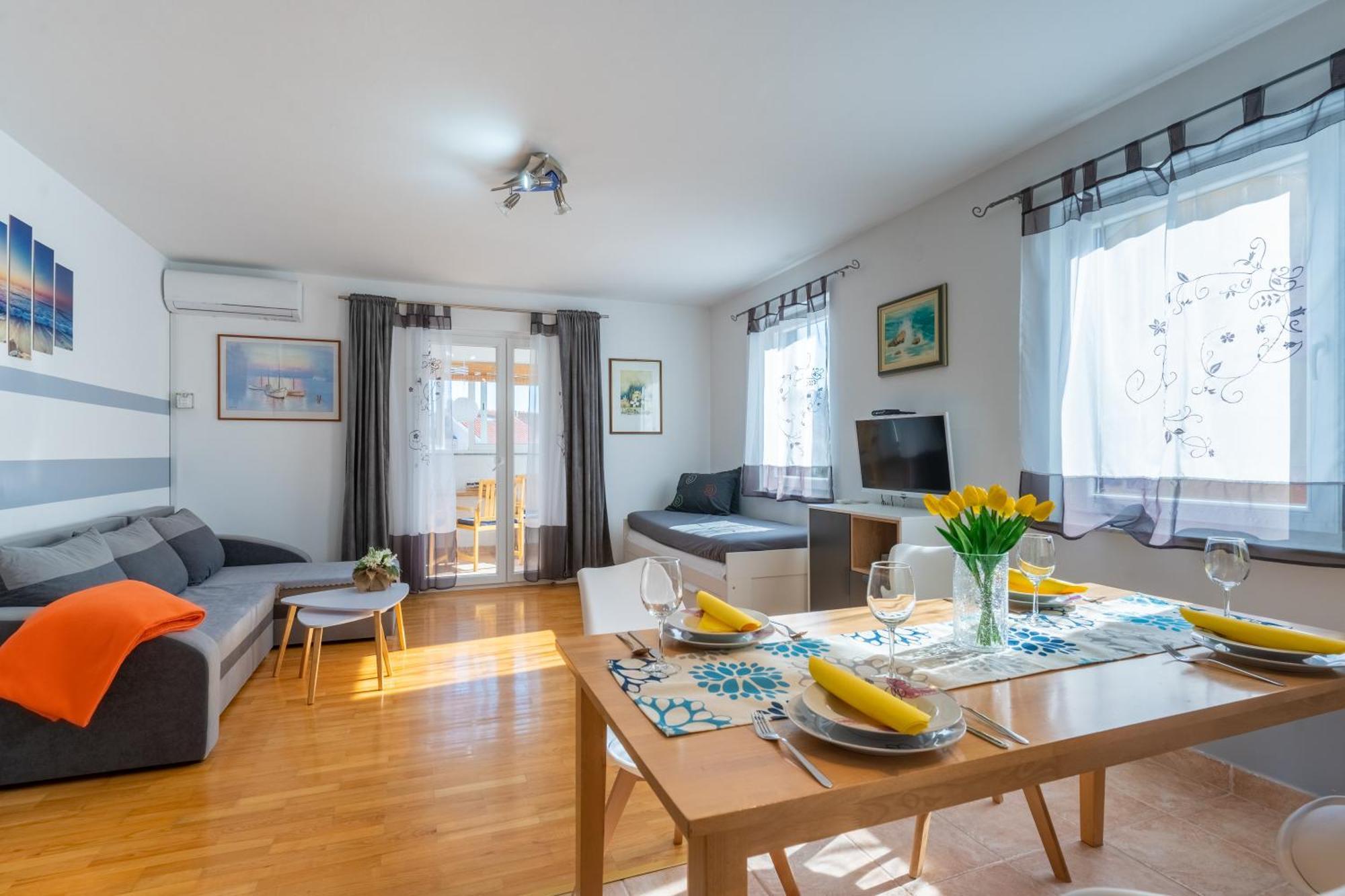 Apartment Kristian Крес Екстериор снимка