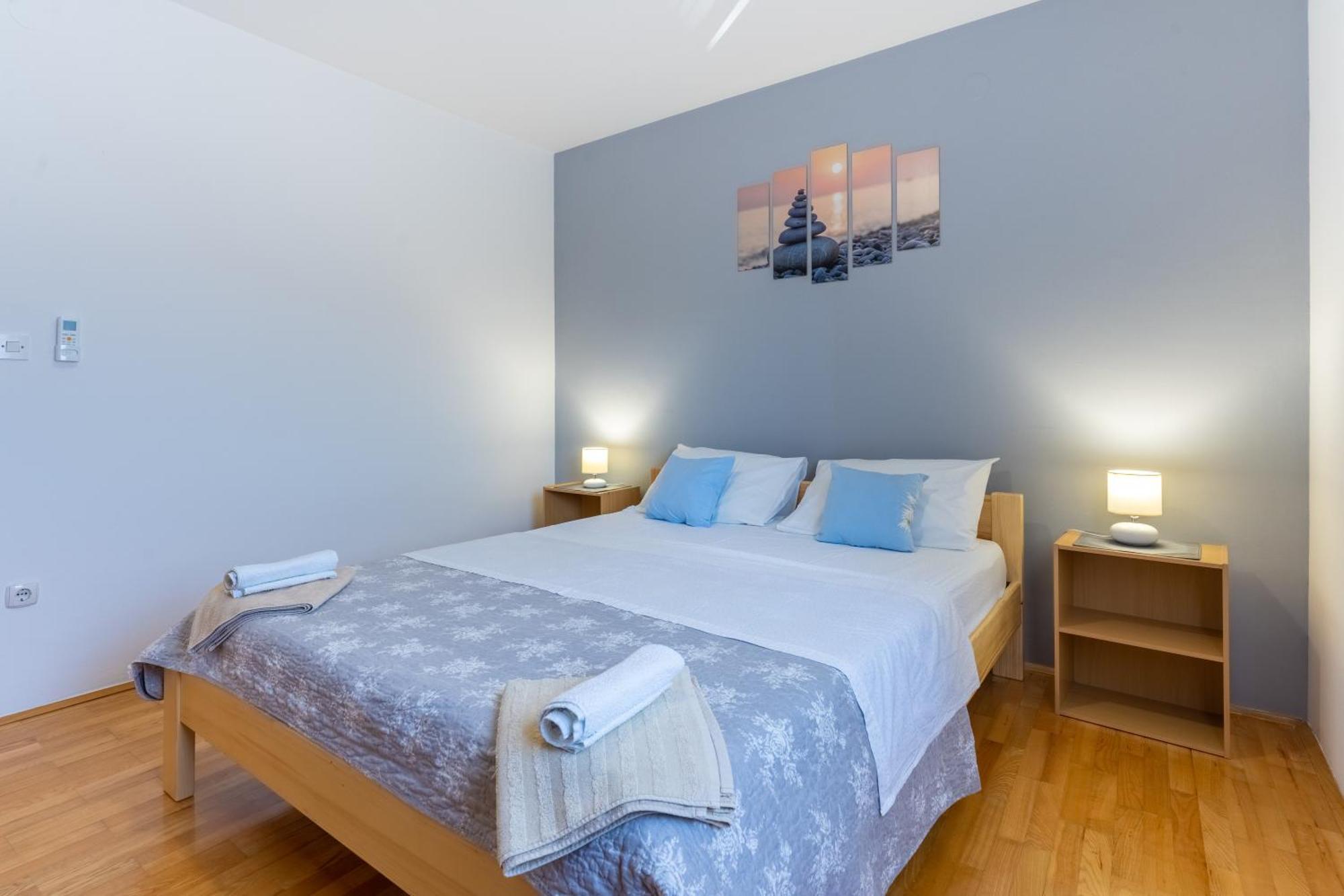 Apartment Kristian Крес Екстериор снимка